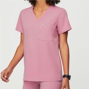 FIGS Catarina one pocket scrub top limited edition color chalk pink sz XS